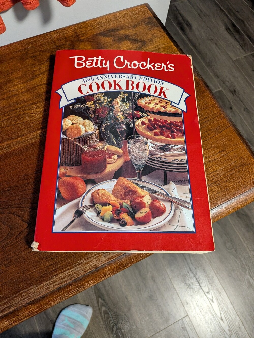 Vintage 91 Betty Crocker 40th anniversary cook book. Soft Cover